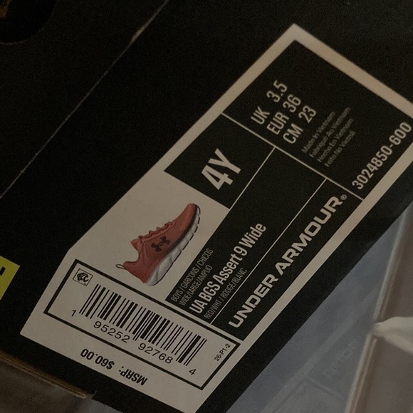 Under armour assert 9 red and black shoe size 4 wide - Picture 2 of 2